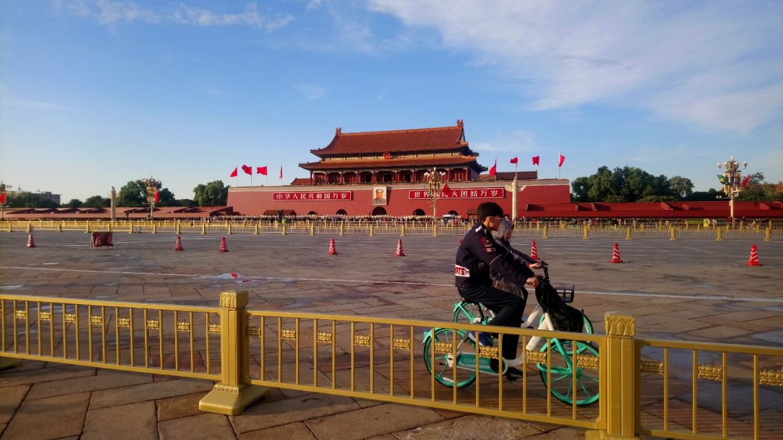 China, dardos dorados que buscan América