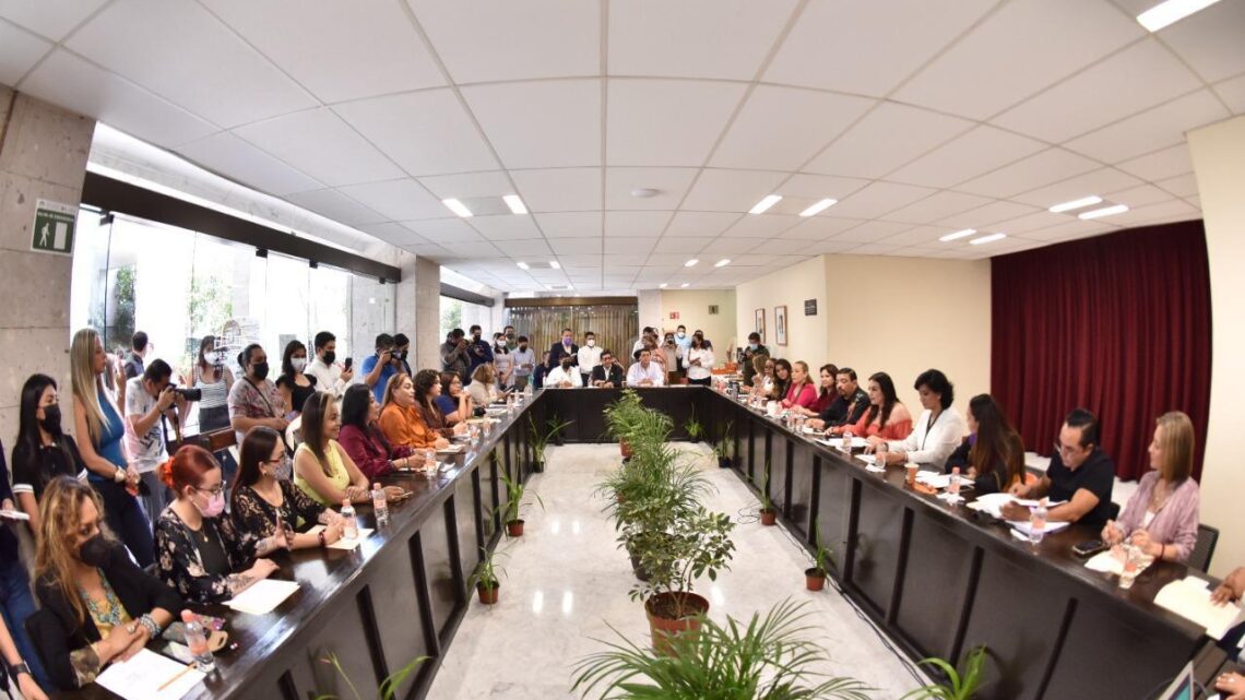 Red de Mujeres presenta Protocolo contra acoso en Congreso