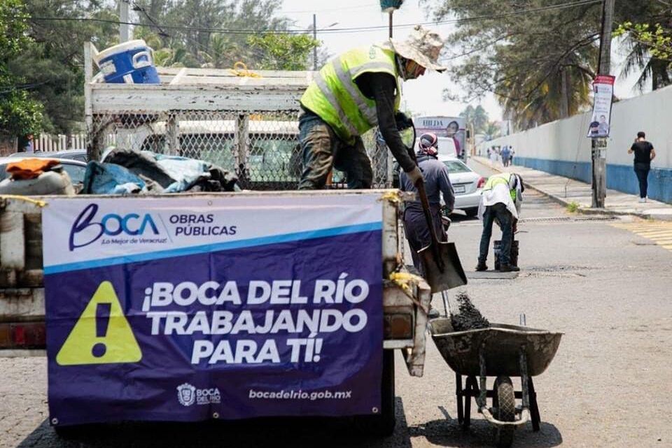 Obras y bacheo constante en Boca del Río