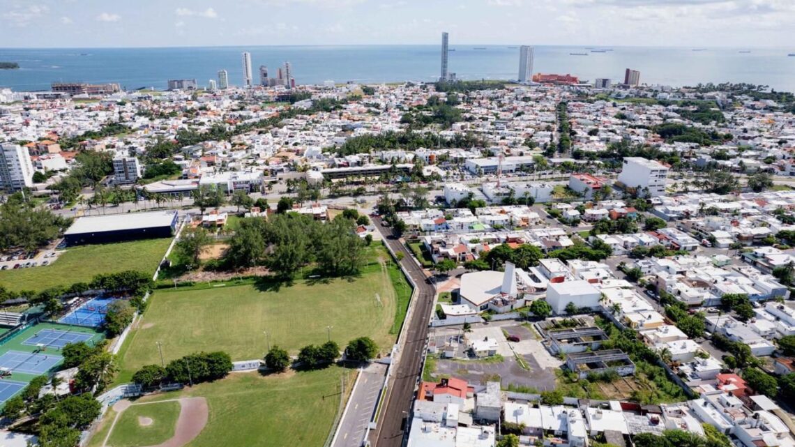 Boca del Río: pavimentación en “La Petrolera”