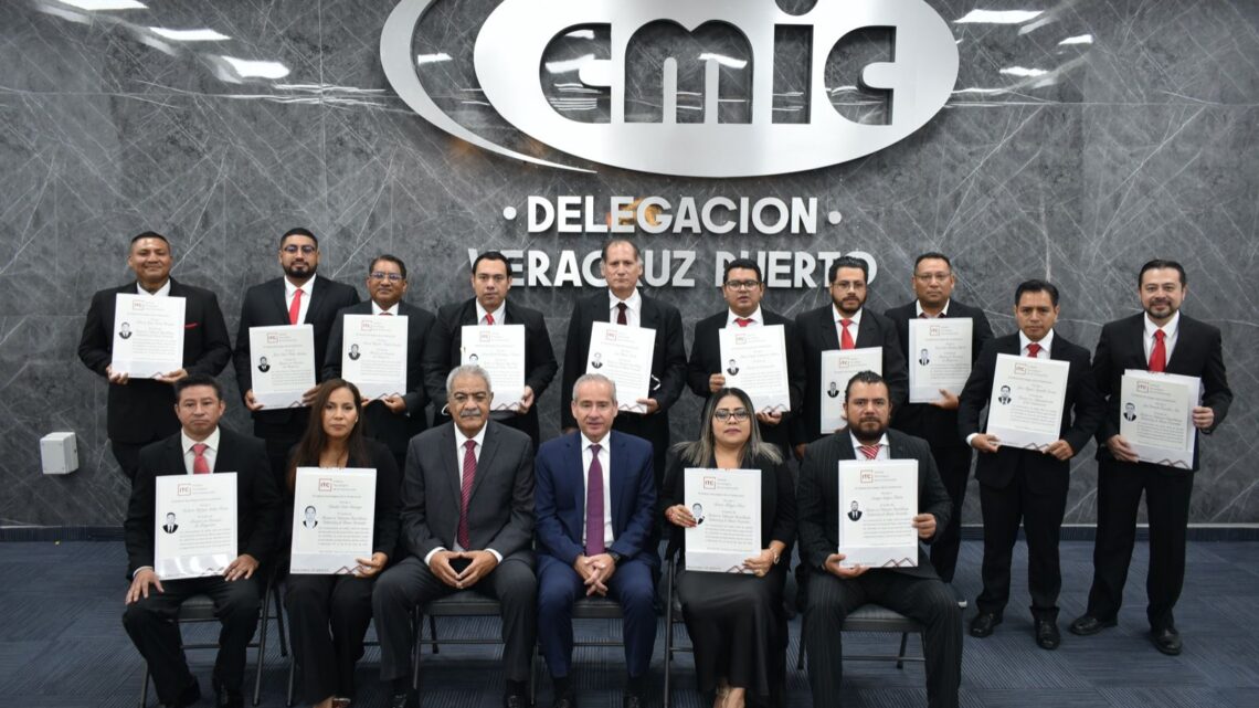 CMIC Veracruz entrega títulos de maestría a nuevos especialistas en construcción