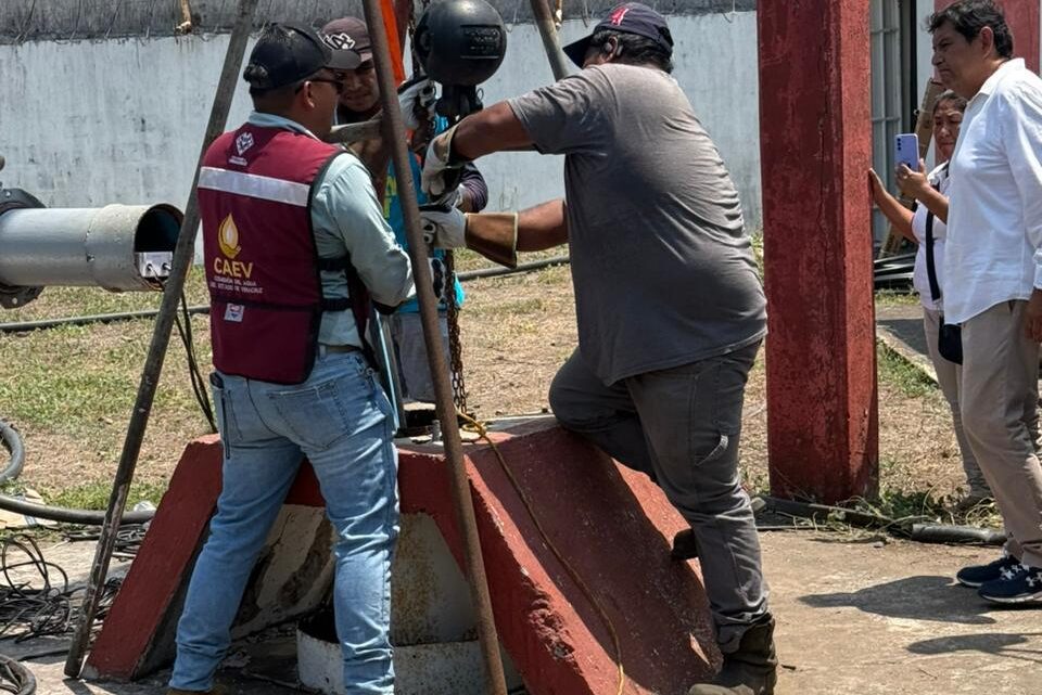 Bomba de agua a Colinas de Santa Fe